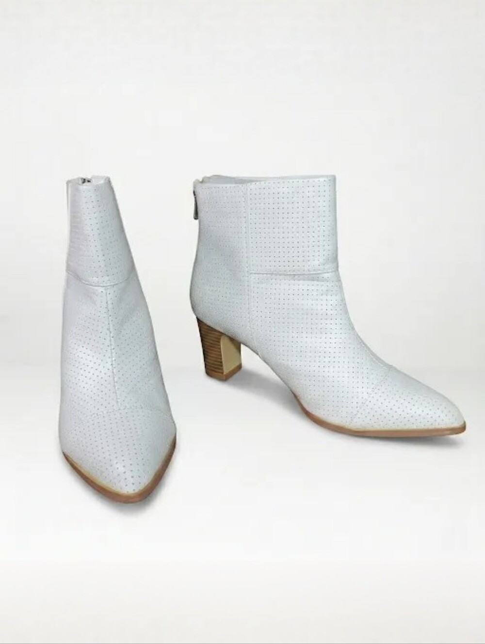 Midnight Velvet Size 9.5 Boots Ankle Booties Pinhole Perforated White Faux Zip